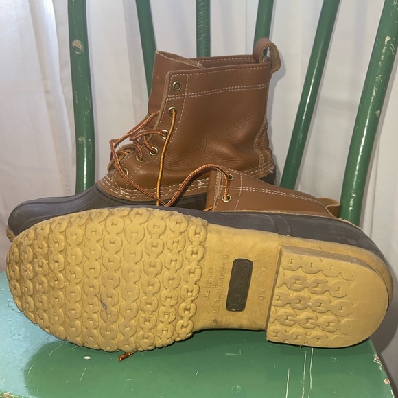 L.L. Bean: Bean Boots, women’s size 10D - Picture 2 of 3